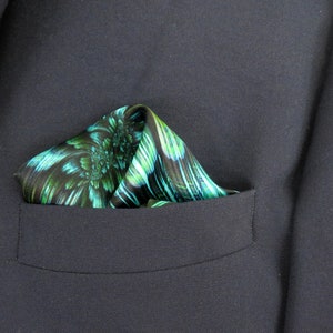 Green Pocket Square in pure silk, Reaction silk handkerchief, gift for husband, neckerchief image 2