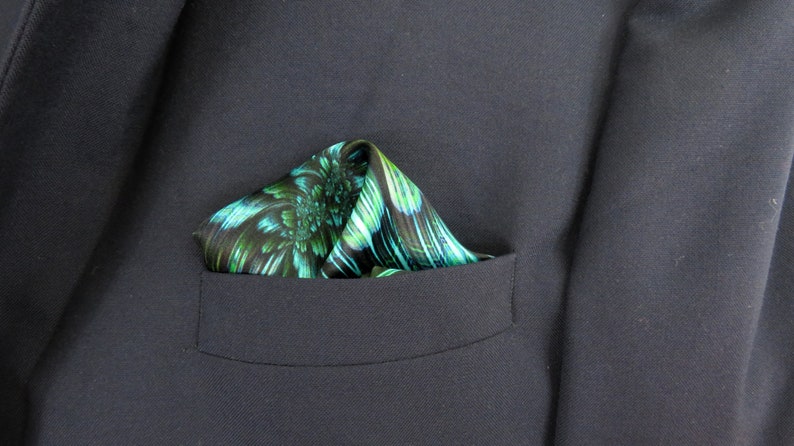 Green Pocket Square in pure silk, Reaction silk handkerchief, gift for husband, neckerchief image 2