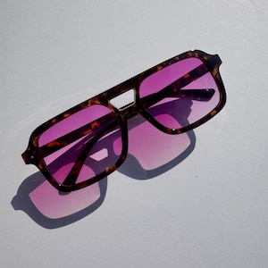 Retro Squared Aviator Sunglasses: UV400 Colored Lens Sunnies pink / brown