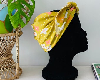 Retro scarf