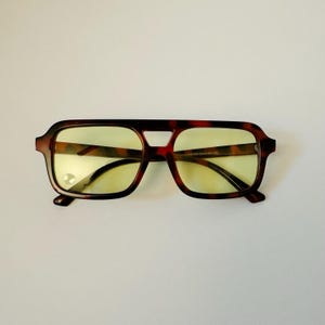 Retro Squared Aviator Sunglasses: UV400 Colored Lens Sunnies green / tortoise