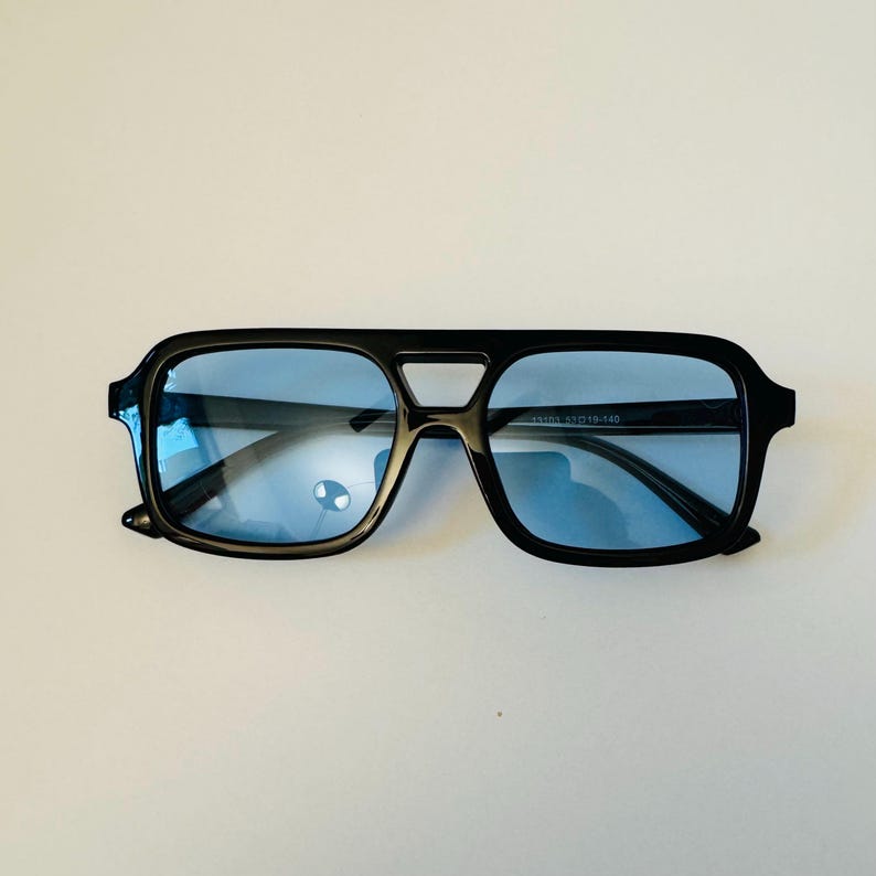 Retro Squared Aviator Sunglasses: UV400 Colored Lens Sunnies blue / black