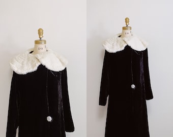 1910 Black Silk Velvet Opera Coat with White Ermine Fur and Mutton Sleeves Size Medium