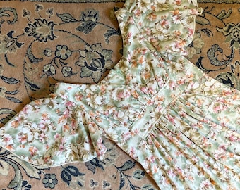 1970s Floral Dress with Flutter Sleeves Size S/M