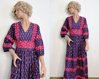 1970s Floral Block Print Dress Made in India 29” Waist