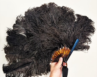 Abanico plegable antiguo de plumas de avestruz negras de los años 1910-1920 / Accesorio de noche Art Déco eduardiano de imitación de carey