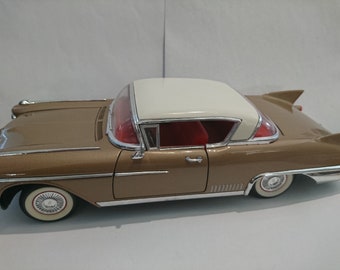 Modèle réduit de voiture 1:18," Cadillac Eldorado Seville," par Roadlegends.