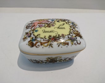 Porzellandose mit Spieluhr, "Songs of Love", Franklin Porcelain