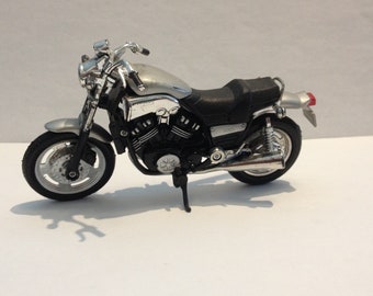 Motorrad Modell von Maisto,"Yamaha V".