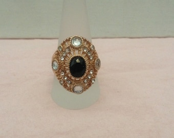 Ring mit Steinen, vintage