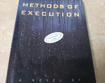 Modes d'exécution signés par Fredrick D. Huebner. 1994 Première édition relié/DJ. Livraison GRATUITE aux États-Unis. ChuckLivres