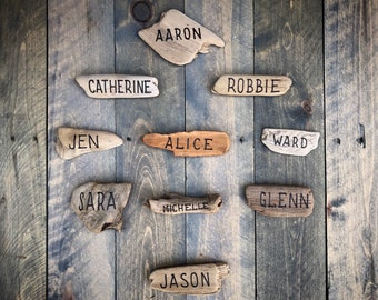 Custom Driftwood Place Cards: Personalized Name Place Cards, Driftwood Escort Card Favors, Coastal Wedding Decor, Dinner Event Name Plate