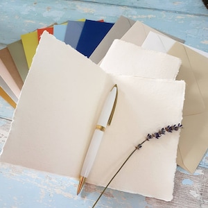 A6 pliées en papier chiffon de coton avec enveloppes | Cartes de correspondance en papier faites main | Papier 100 % recyclé | Paquet vierge de 6 ou 12 avec enveloppes