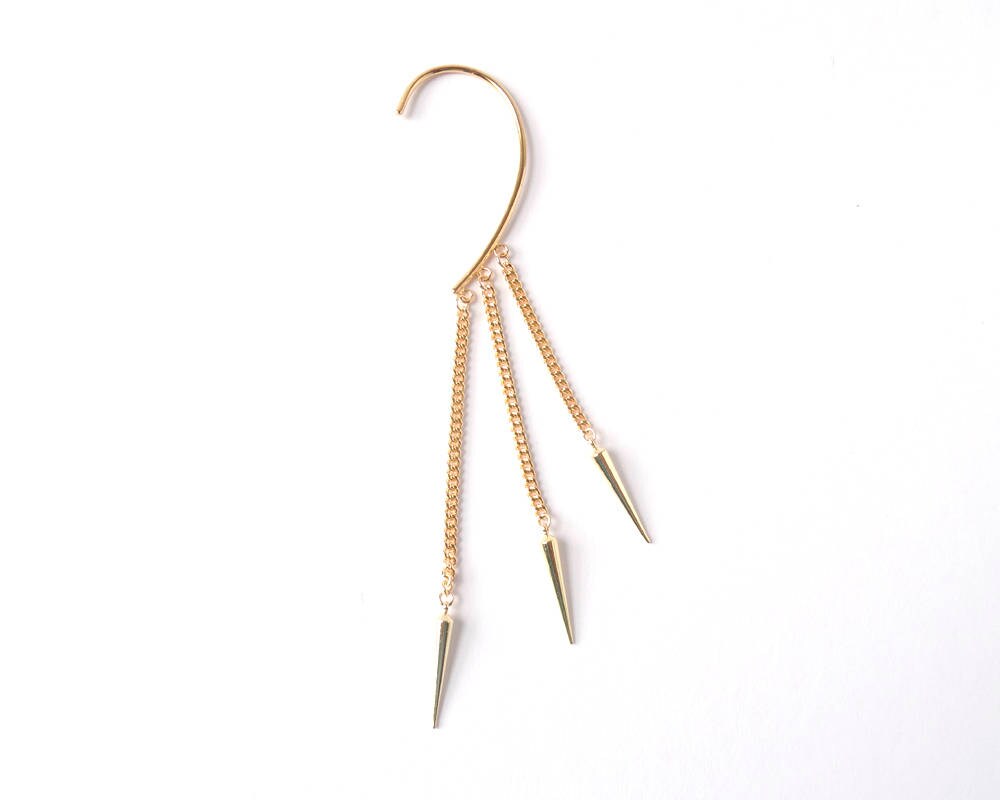 WILD BEAUTY// Gold Dangle Ear Cuff Three Long Chain With Gold 