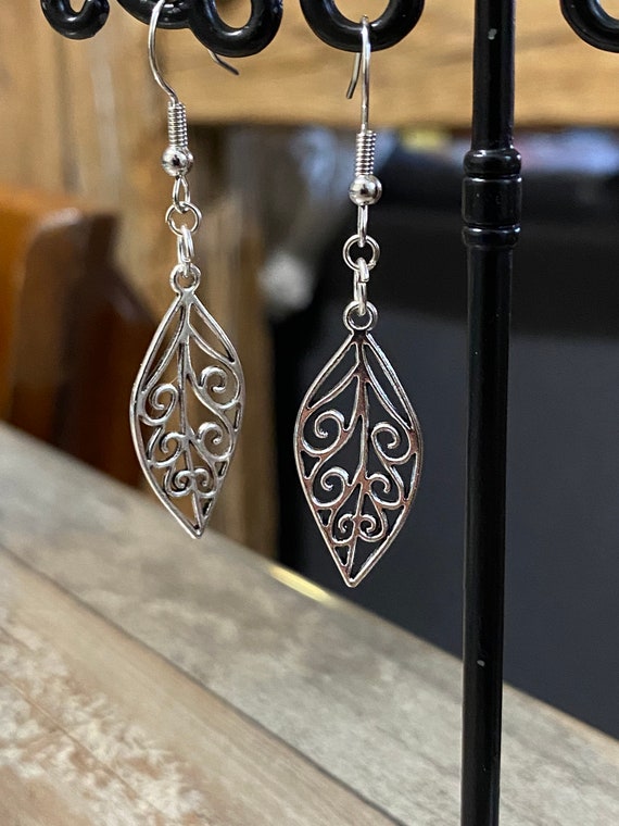 Boucles d’oreilles argenté feuille ajourée orientale