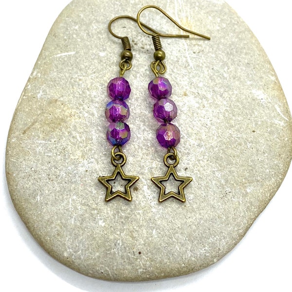 Boucles d'oreilles en métal bronze étoile et perles mauve