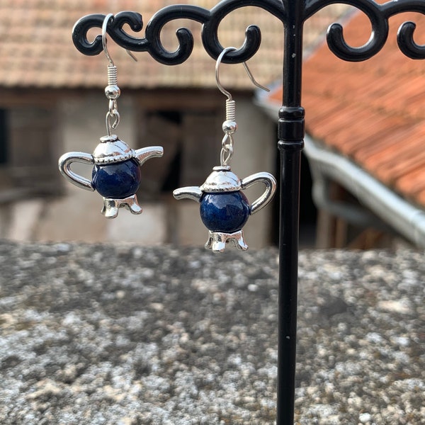 Boucles d'oreilles en métal petite théière et perle pierre naturelle bleu bouilloire