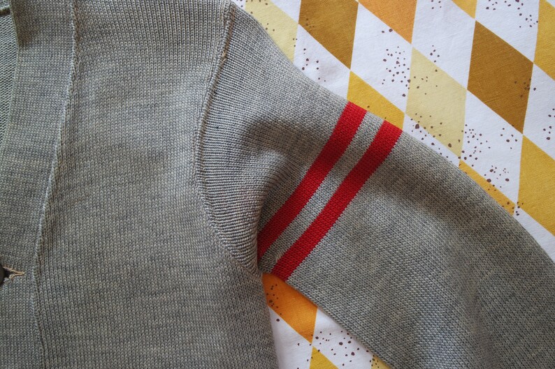 Spanish /'Siempre Amigas/' Patch Stripe Knit Sweater Size Small 20s Cardigan Vintage 1920s Gray Wool Knit Cardigan