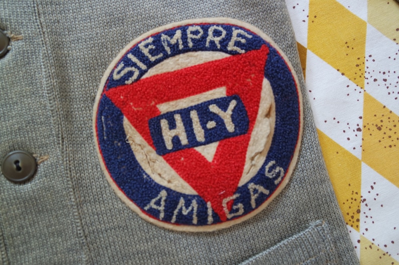 Spanish /'Siempre Amigas/' Patch Stripe Knit Sweater Size Small 20s Cardigan Vintage 1920s Gray Wool Knit Cardigan