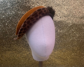 In stock - 50s inspired felt cocktail with leopard print and faux fur pom