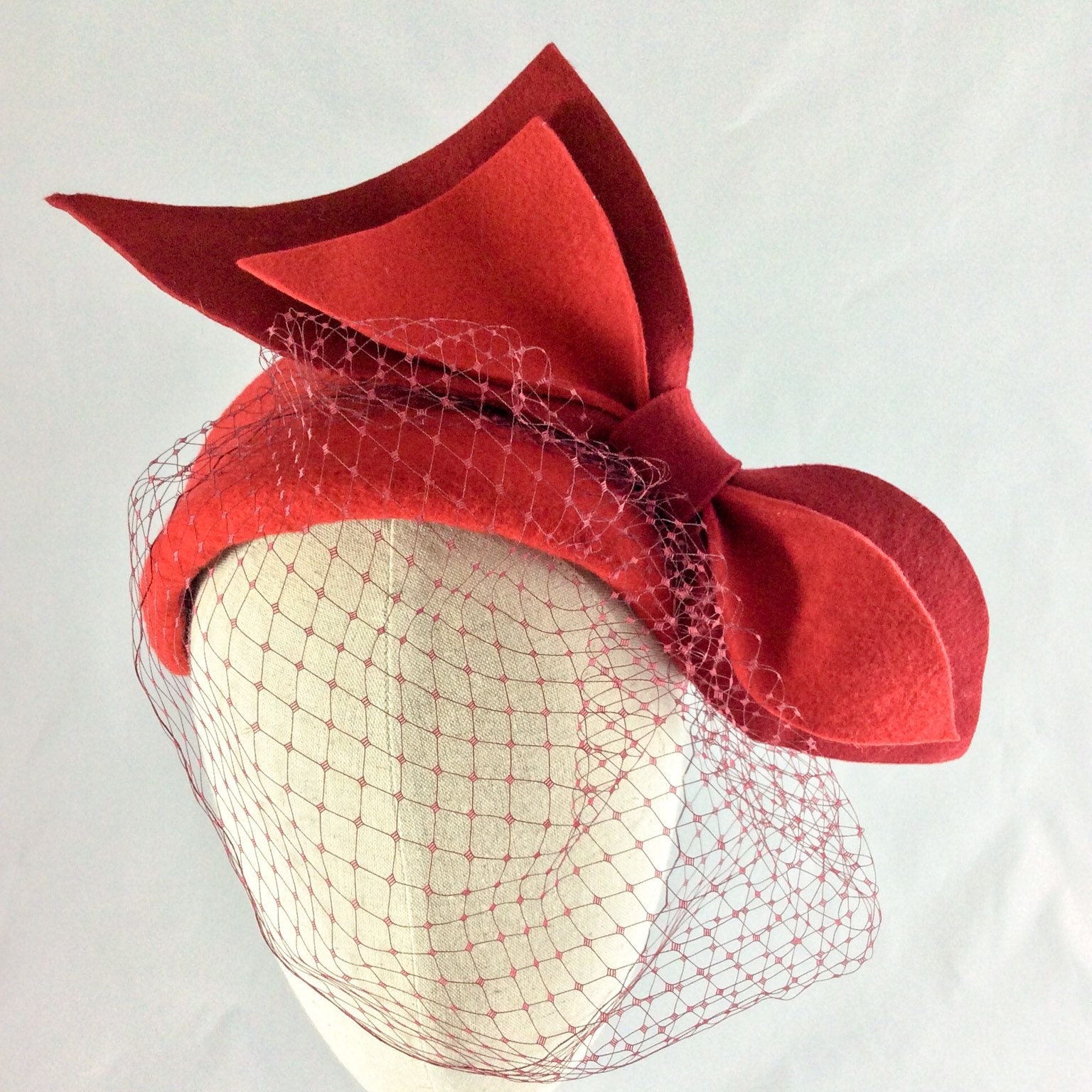 Vintage Circa 1940 Ko-San New York Wine Red Velvet Felt Bow Tilt Cocktail Hat Vintage 1940 main image 2