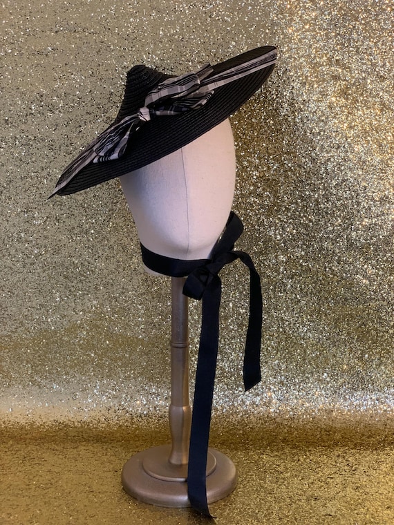 1950s Black Straw Hat Featuring‎ Grosgrain Ribbon Around Crown & Into Bow Vintage 1950s Black Straw Hat: Mid Century Ribbon Detail - Etsy main image 3