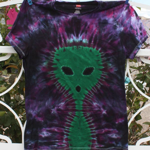 Small Tie Dye Shirt Women's Alien Shirt, Alien Front, Space Ship Back Women's Size Small