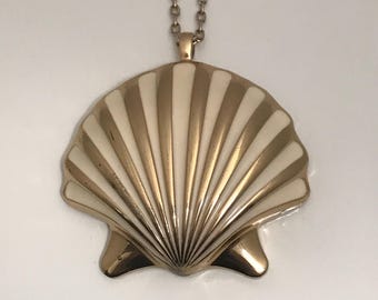 Vintage Lilly Pulitzer Shell Necklace: Gold Bottle Opener Pendant