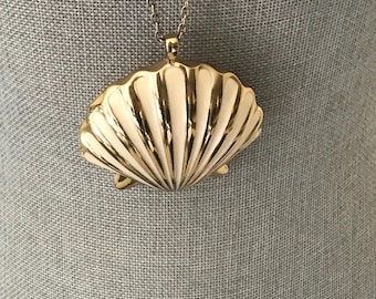 Vintage Lilly Pulitzer Shell Necklace: Gold Bottle Opener Pendant