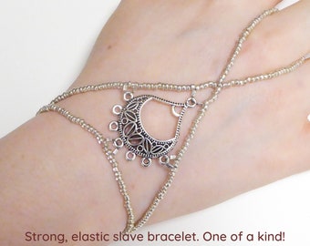 Nickel free silver metal details. Elastic slave bracelet. Beaded bracelets ring. Finger bracelet. Hand jewelry. Hand chain Ring bracelet