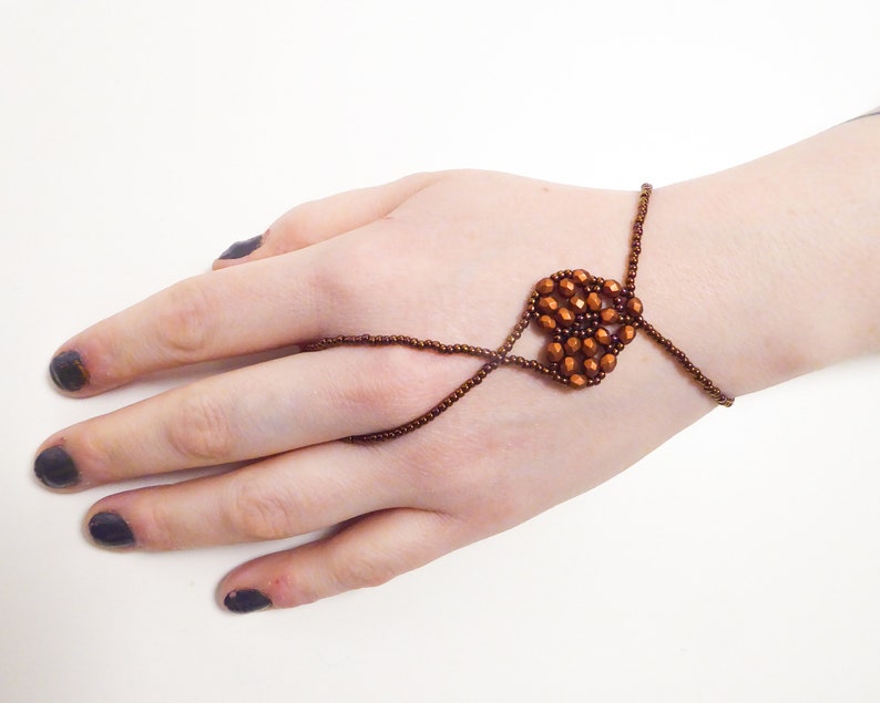 Matte orange copper metallic faceted heart. Elastic slave bracelet. Bronze metallic seed beads. Ring bracelet. Hand jewelry Finger jewelry image 3