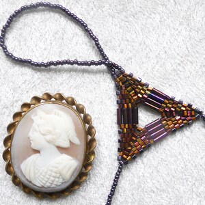 Gold iris & purple metallic elastic slave bracelet. Beaded hand finger jewelry. Beadwork finger bracelet. Hand jewelry. Ring bracelet. image 2