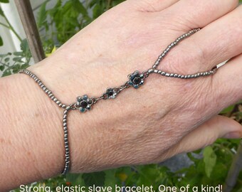 Gray silver flower. Elastic slave bracelet. Hand finger jewelry. Finger bracelet. Hand jewelry. Ring bracelet. Hand bracelet. Hand chain.