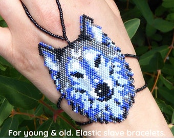 Impressive detailed WOLF slave bracelet. Beadwork animal bracelet. Elastic finger bracelet. Beaded hand chain. Hand jewelry. Hand bracelet.