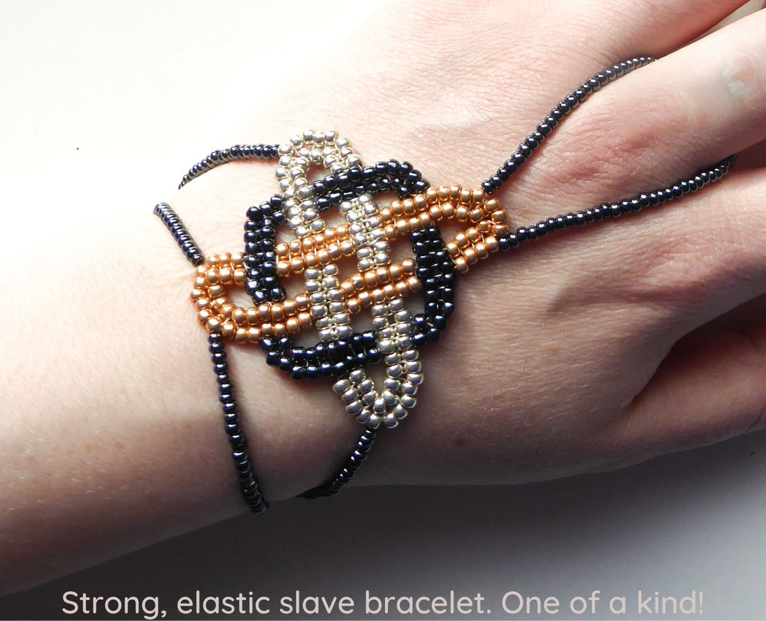 Keltic Knot Beadwork. Gold, Silver & Hematite Gray Metallic Seed Beads ...