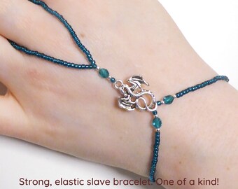 Silver plated nickel free dragon. Faceted green turquoise elastic animal slave bracelet. Bracelet ring. Hand jewellery. Finger bracelet.