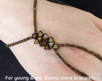 Brown iris metallic Kheops Par Puca beads. Elastic slave bracelet. Beaded Bracelet ring. Hand jewellery. Finger bracelet. Ring bracelet.