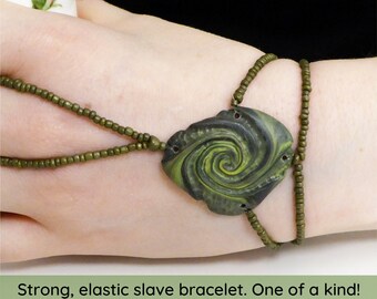 Olive green 3D carved polymer clay. Elastic slave bracelet. Bracelet ring. Hand jewellery. Finger bracelet. Ring bracelet. Hand chain ring.