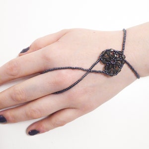 Dark gray faceted heart. Elastic slave bracelet. Hematite metallic seed bead. Ring bracelet. Hand jewelry. Hand finger jewelry. image 3