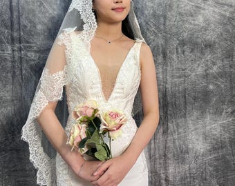 Mantilla Veil Cathedral | CLTN2506 Chantilly Lace Veil,  Spanish Style Scalloped Eyelash Lace Headpiece, Soft Ivory