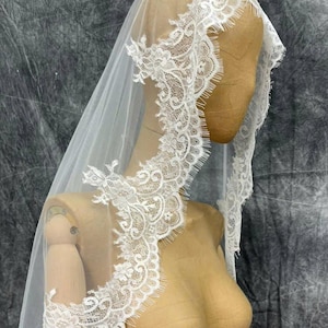 Velo da sposa in pizzo Chantilly Mantilla, foulard con bordo smerlato per la sposa