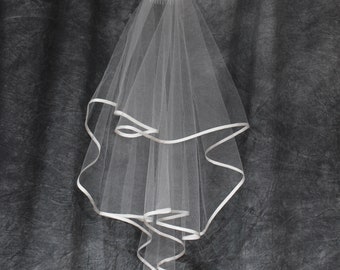 Minimalist Wedding Short Veil, Two layer Simple  Silk Borders Veil, Short Veil With Comb, Bridal Wedding Veil