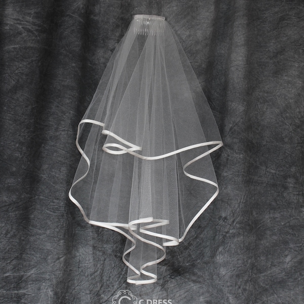 Minimalist Wedding Short Veil, Two layer Simple  Silk Borders Veil, Short Veil With Comb, Bridal Wedding Veil