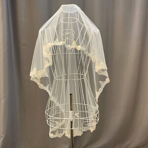 Ivory Bridal Veil, Short Wedding Veil, Veil Facial Covering, Wedding Veil Lace Veil, Handmade Veil. DSVR62312