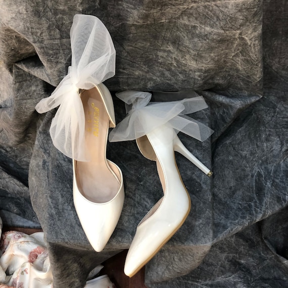 Wedding Dress Shoe Clips Story by The Budget Savvy Bride