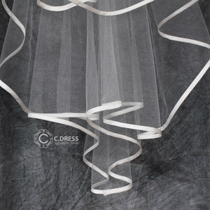 Minimalist Wedding Short Veil, Two layer Simple Silk Borders Veil, Short Veil With Comb, Bridal Wedding Veil image 3