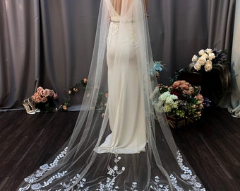 Leaf Embroidered Bridal Veil: Chapel Length, Artificial Pearls