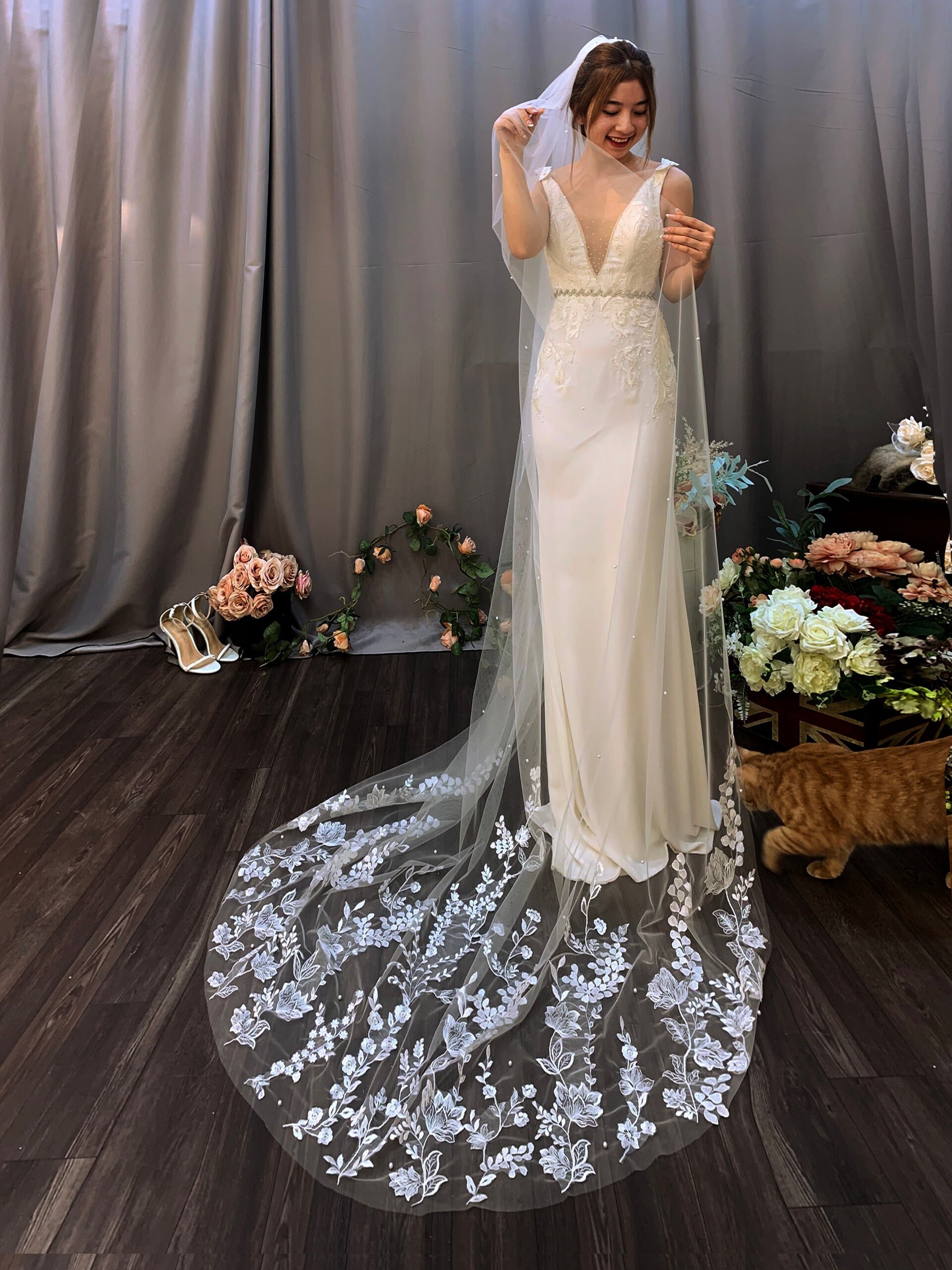 Leaf Embroidered Bridal Veil/ Bridal Embroidered Veil/ Embroidered Veil Floral/ 1 Tierveil/ Chapel Veil/Custom Veil/ Wedding Veil/ Leaf Veil