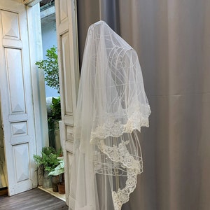 Short Bridal Veil, Veil Lace Edging, Wedding Veil 1 Tier With Imitation Pearls. Veil Handmade Limited Quantity.DSVRP62309