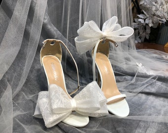 Ivory Lace Wedding Shoe Bow Clips: Handmade Bridal Accessory